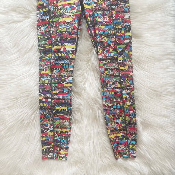 RARE 2018 SEAWHEEZE Lululemon Lego Print Fast Free 7/8 Laser Hem Leggings - Picture 3 of 7